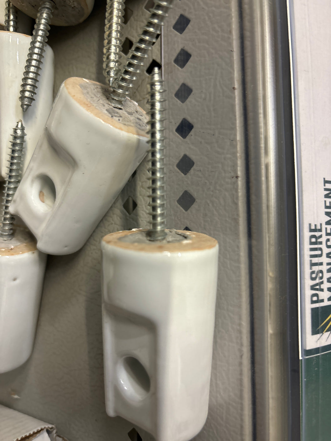 Small Porcelain Screw In Insulators